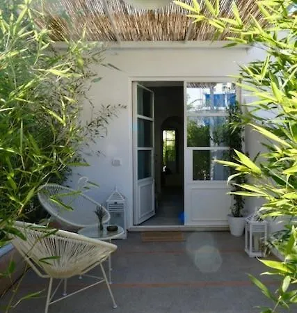 La Rondinella Bed & Breakfast