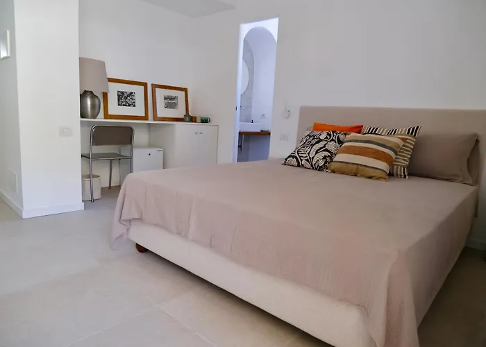 La Rondinella Bed & Breakfast 4*