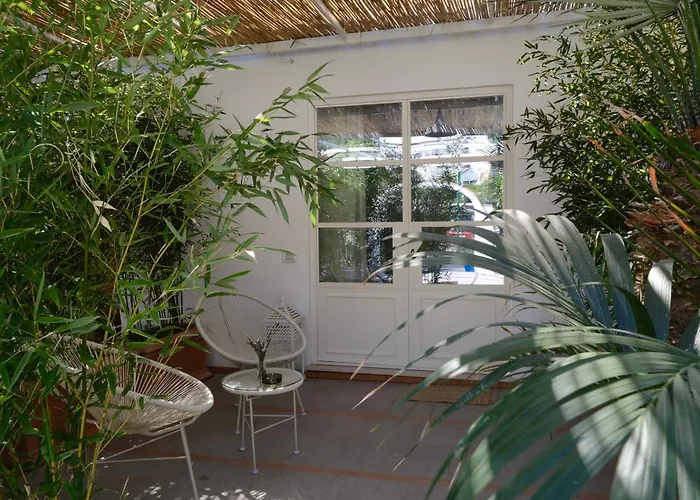 La Rondinella Bed & Breakfast 4*